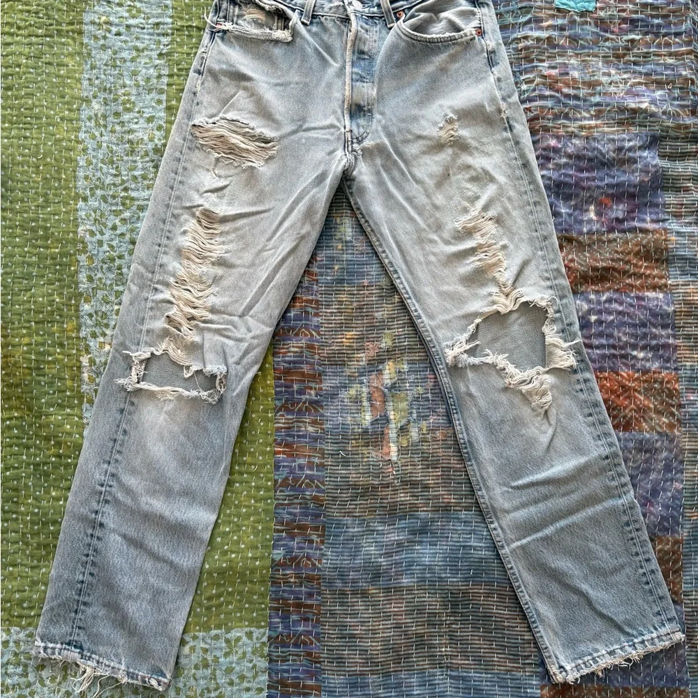 Vintage Levi's Distressed 501s - Picture 1 of 8
